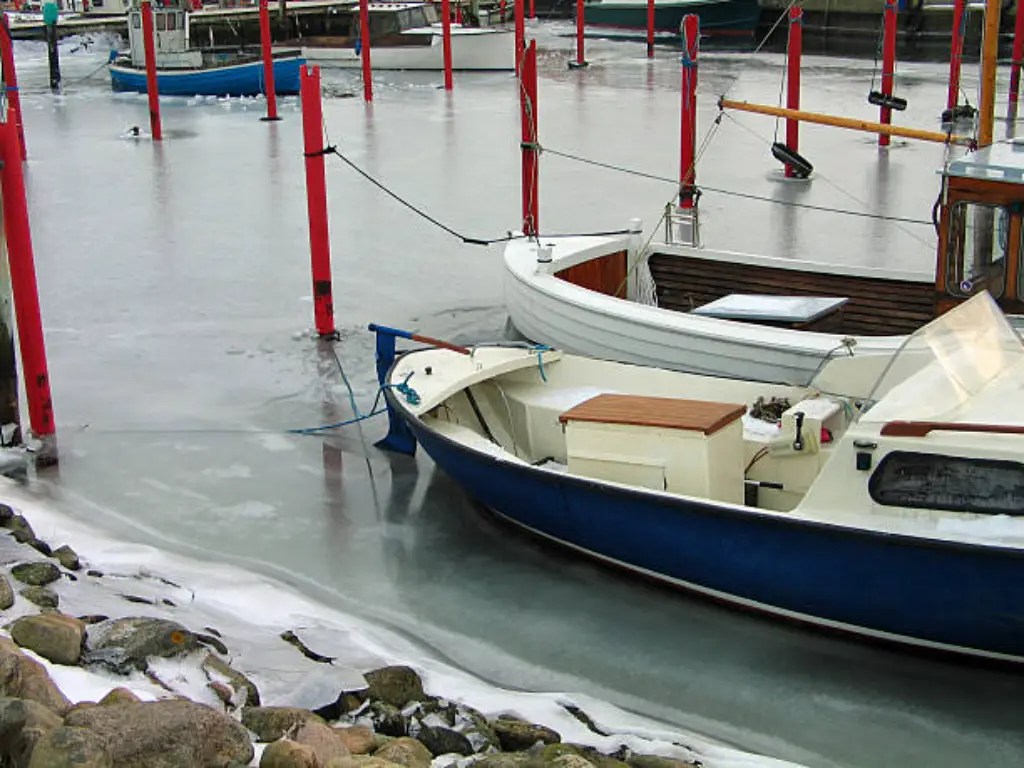 Essential Tips How to Anchor a Floating Dock Successfully Hiseadock