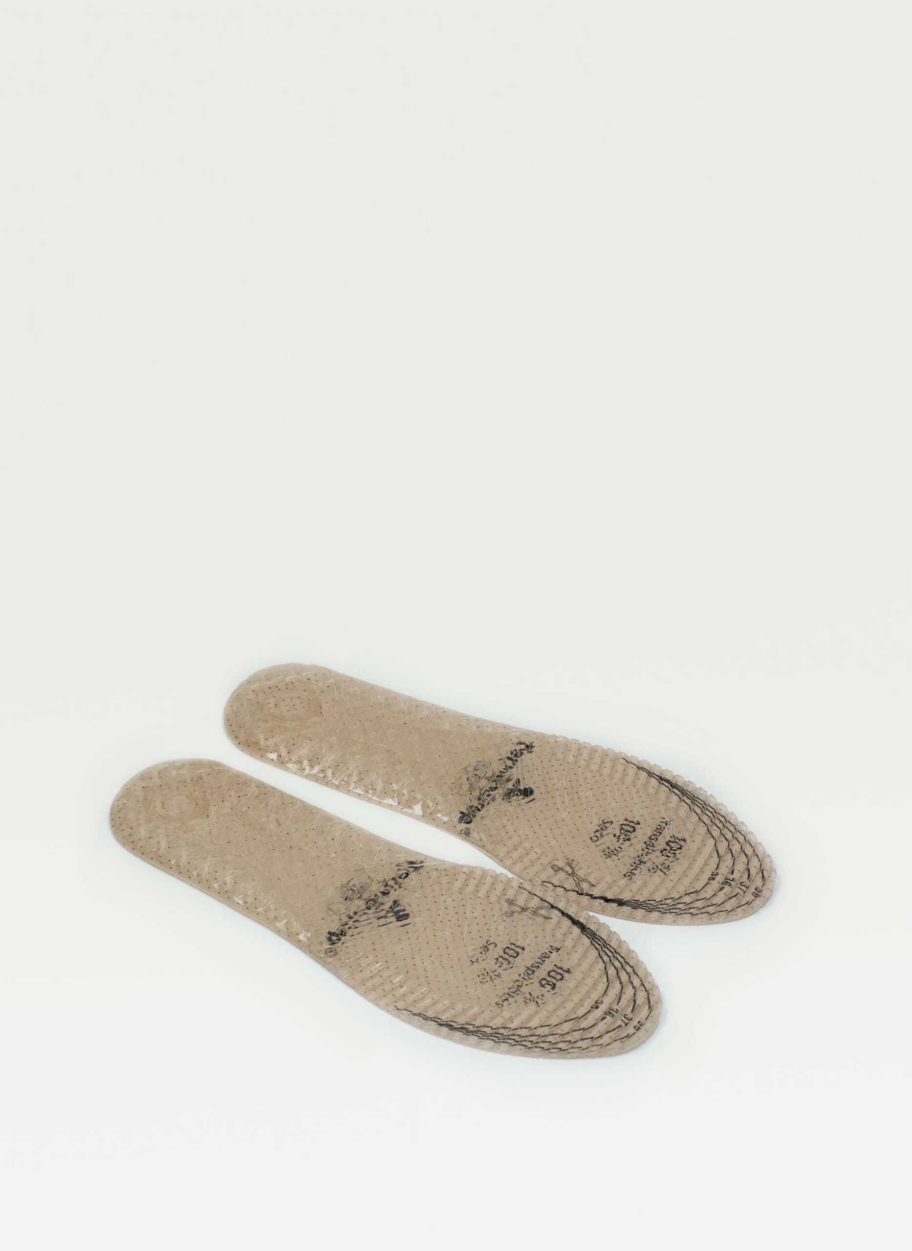 ¿Cómo llevar plantillas de gel en las sandalias y no morir en el