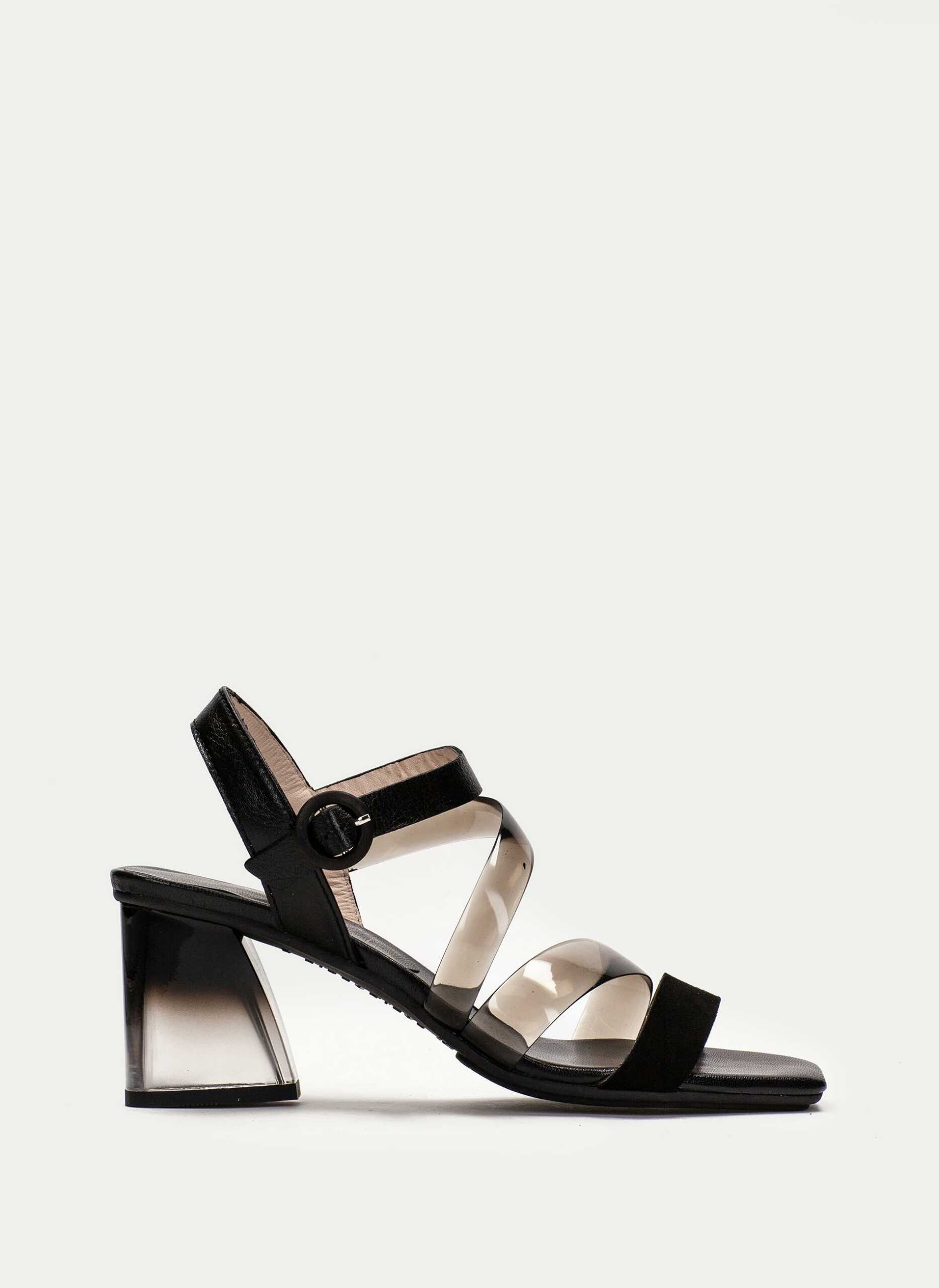 ¿Cómo llevar plantillas de gel en las sandalias y no morir en el
