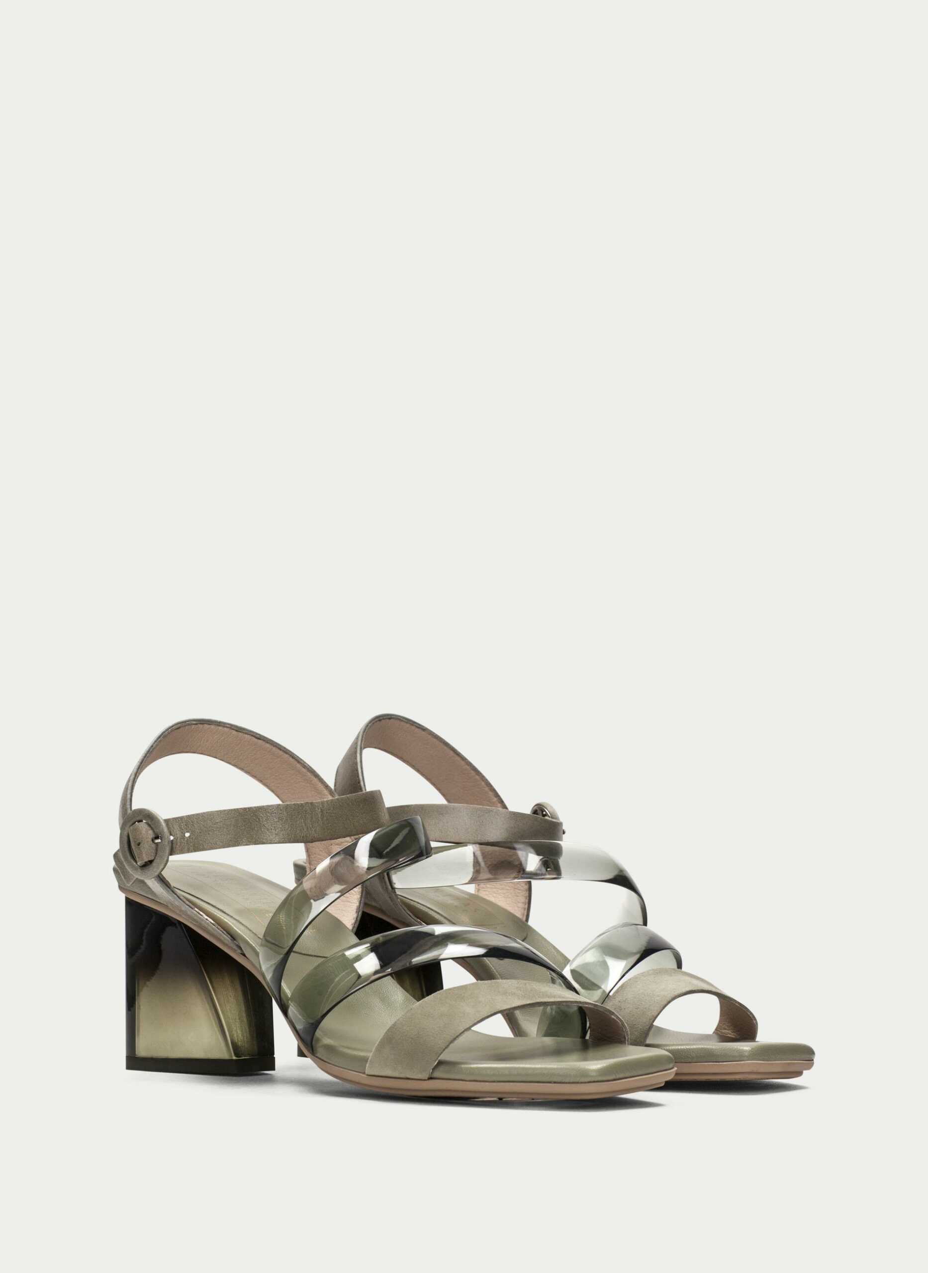 ¿Cómo llevar plantillas de gel en las sandalias y no morir en el