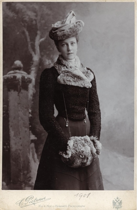 The Red Archduchess The Hapsburg heir who murdered an actress & defied