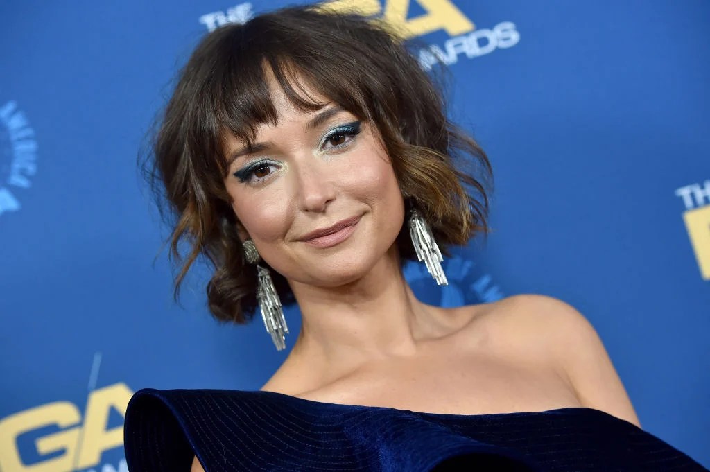 No, the AT&T girl is not pregnant in 2021 Milana Vayntrub slams rumours!