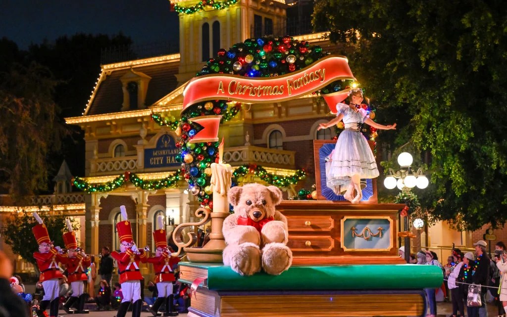 Jefferson City Christmas Parade 2022 When Was Disney's Christmas Parade Special Filmed For 2021?