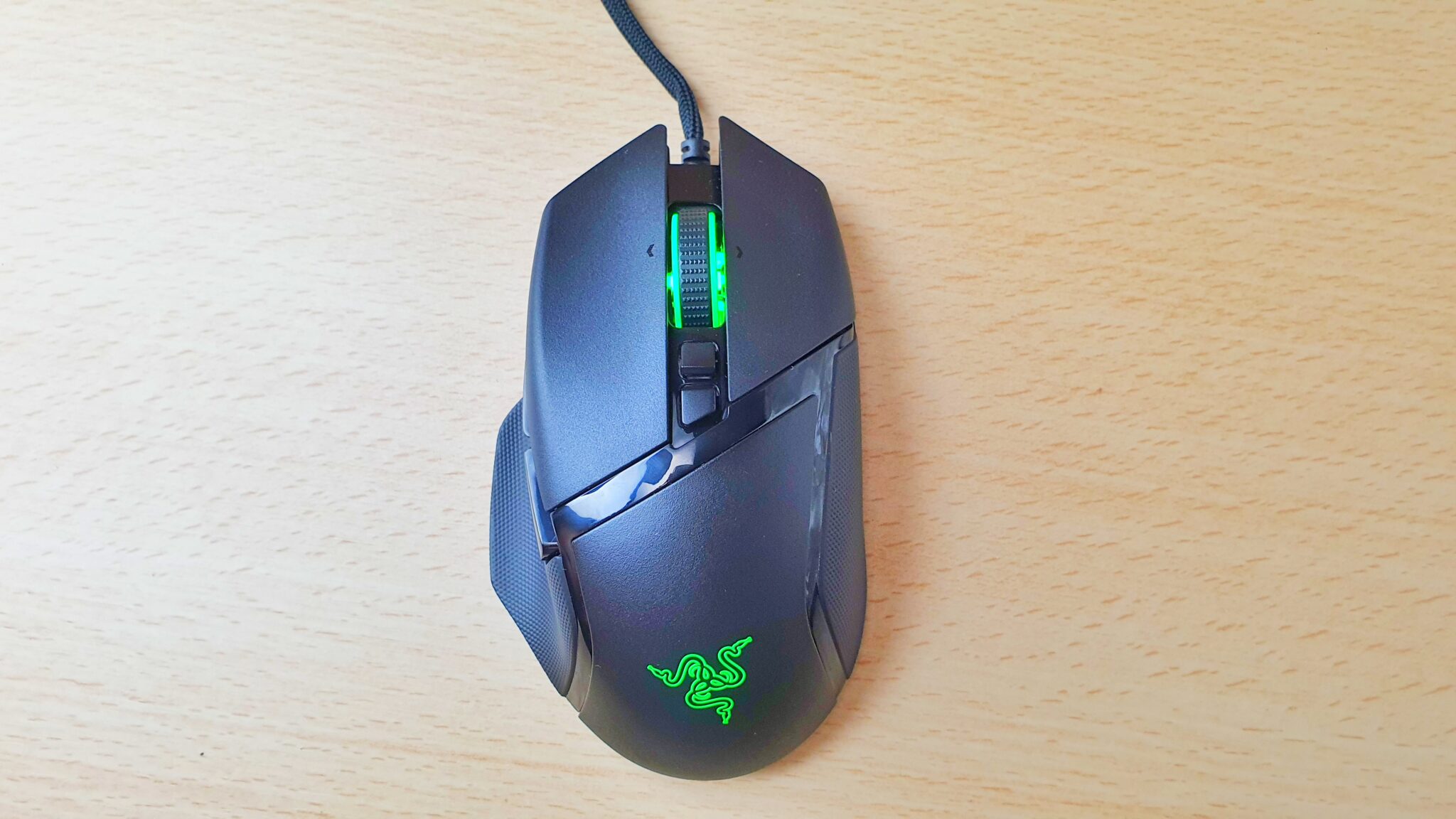 Razer Basilisk V2 Review Light and Might makes Right Hitech Century