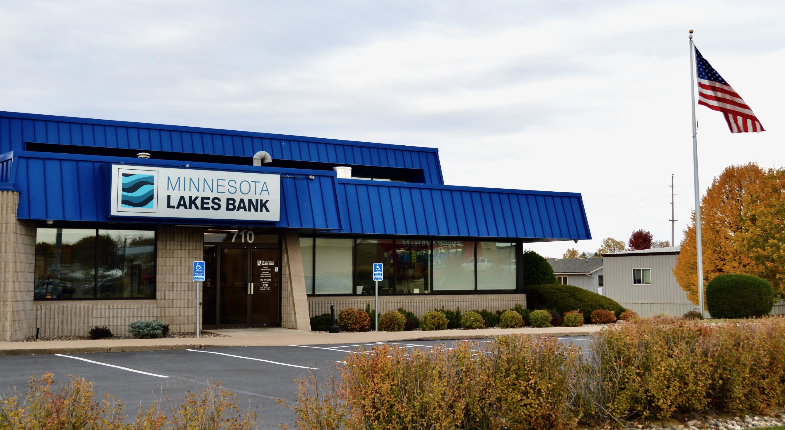 Minnesota Lakes Bank marks 10year anniversary Herald Journal Publishing