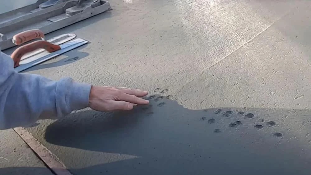 Concrete Troweling: When To Start? How To Work? What To Use?