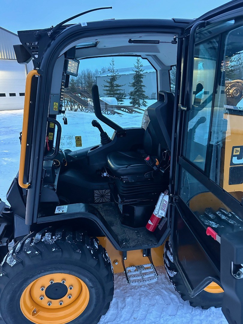 Skidsteer S614 Heartland Truck Rentals Ltd.