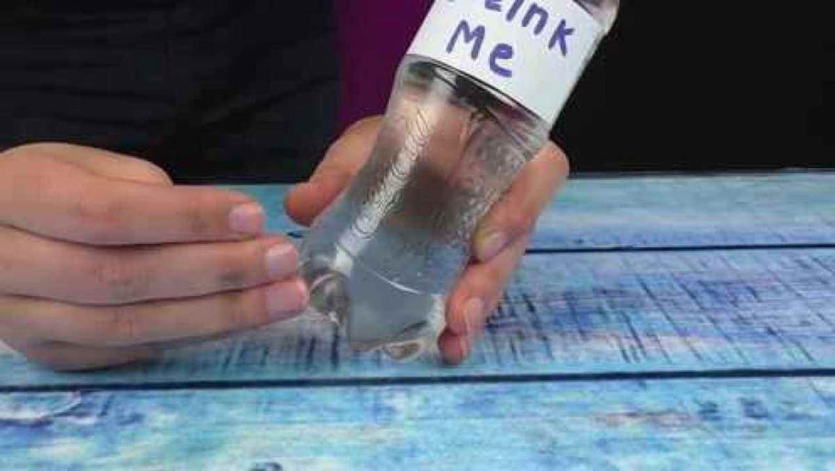 Can You Put Hot Water In A Plastic Bottle? A Professional