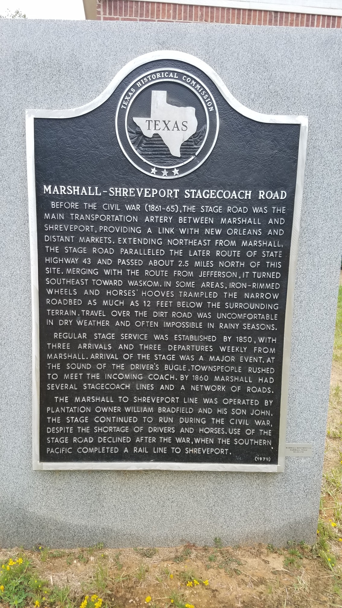 Photo MarshallShreveport Stagecoach Road Marker