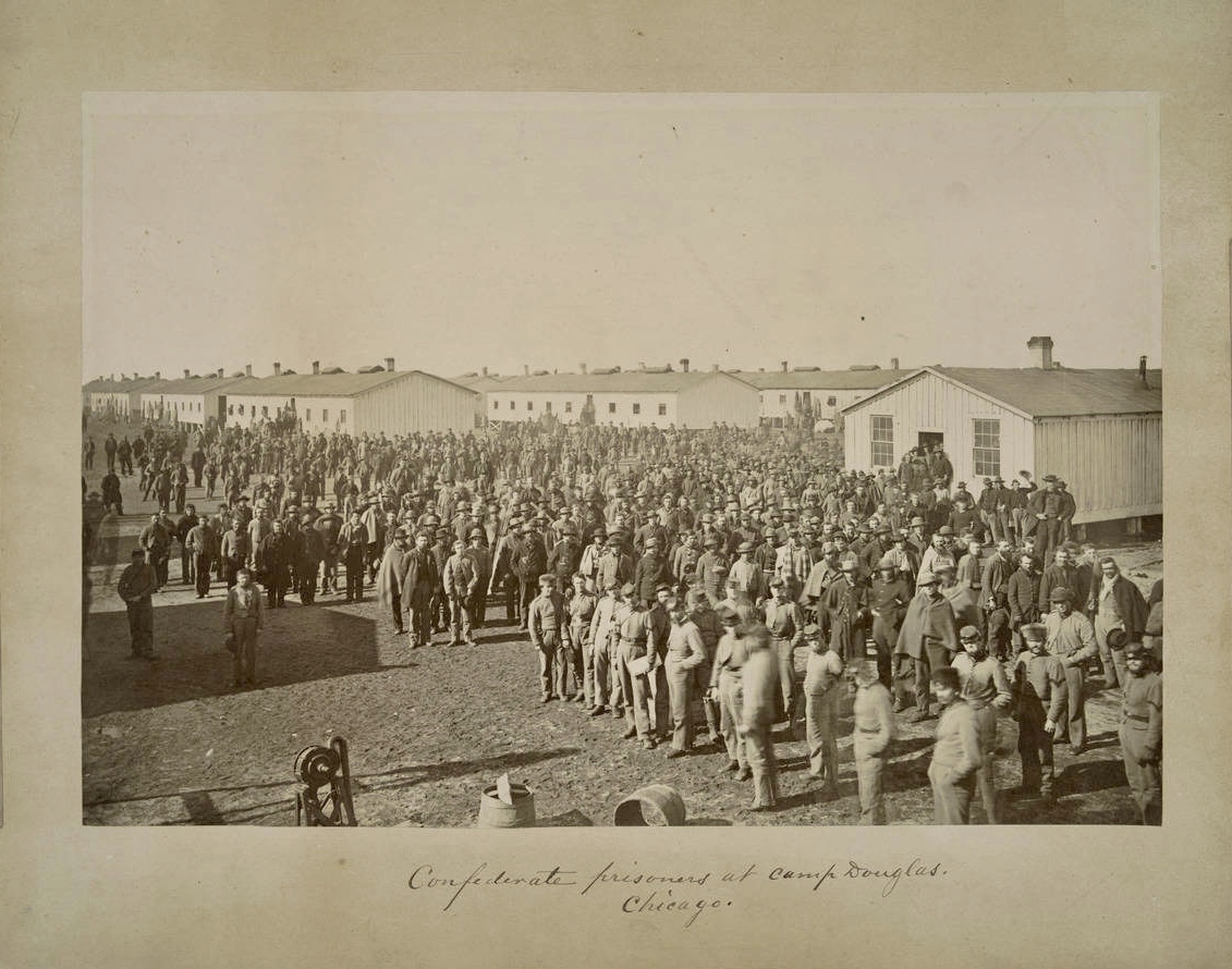 Photo Confederate prisoners at Camp Douglas