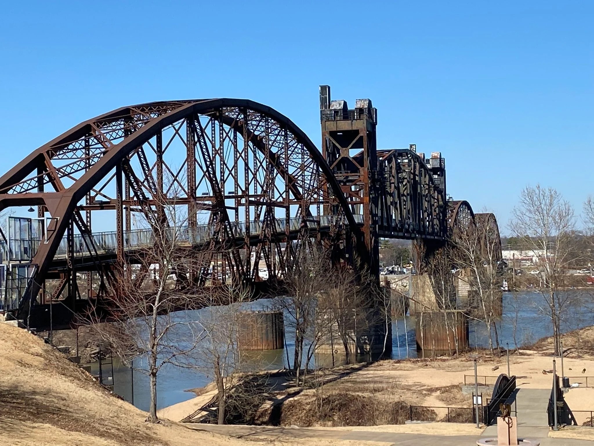 Photo Clinton Presidential Park Bridge