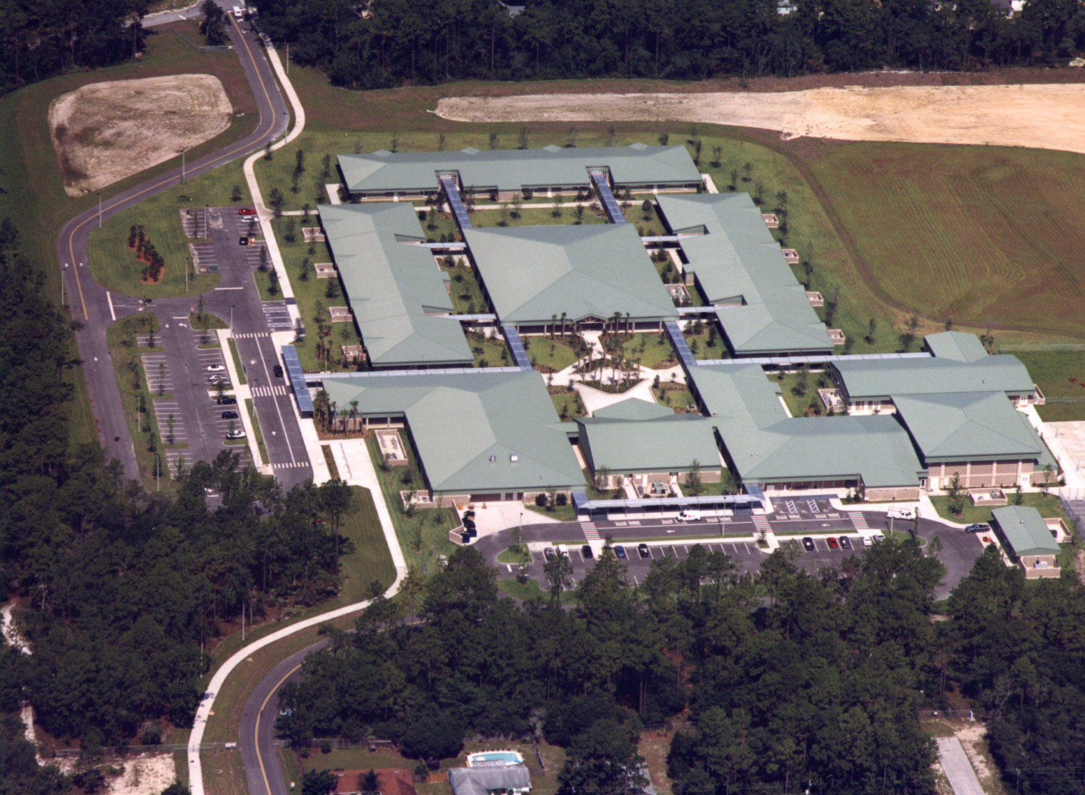 Heritage Middle School Hall & Ogle Architects