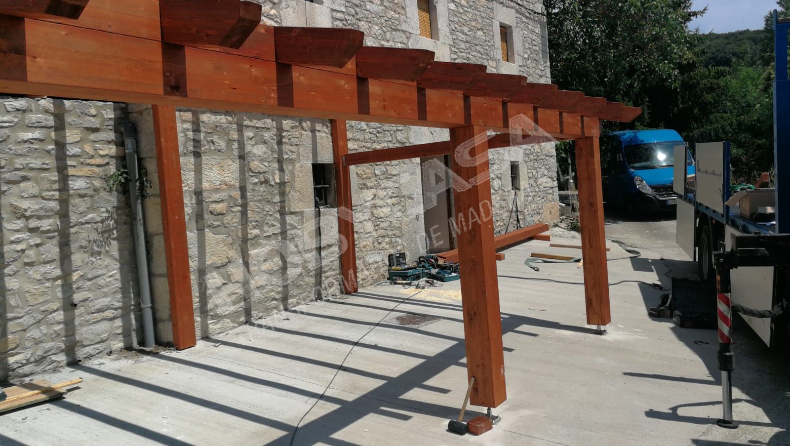 Large selection of vinyl, iron & wooden pergolas. Web  web paso a paso sobre cómo arreglar escaleras de madera. Cómo construir una pérgola de madera paso a paso ️ Hobycasa