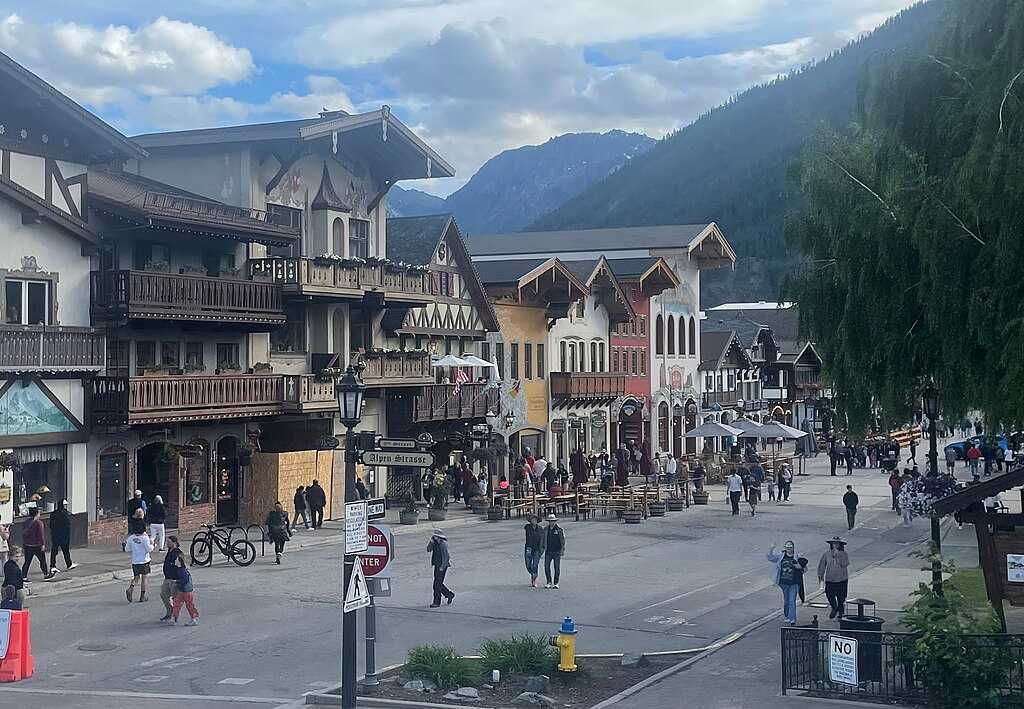 Best Time To Visit Leavenworth > Weather And Festivals