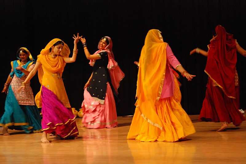 Punjabi Culture Traditions, Food, Dance, Art Forms & More (2022)