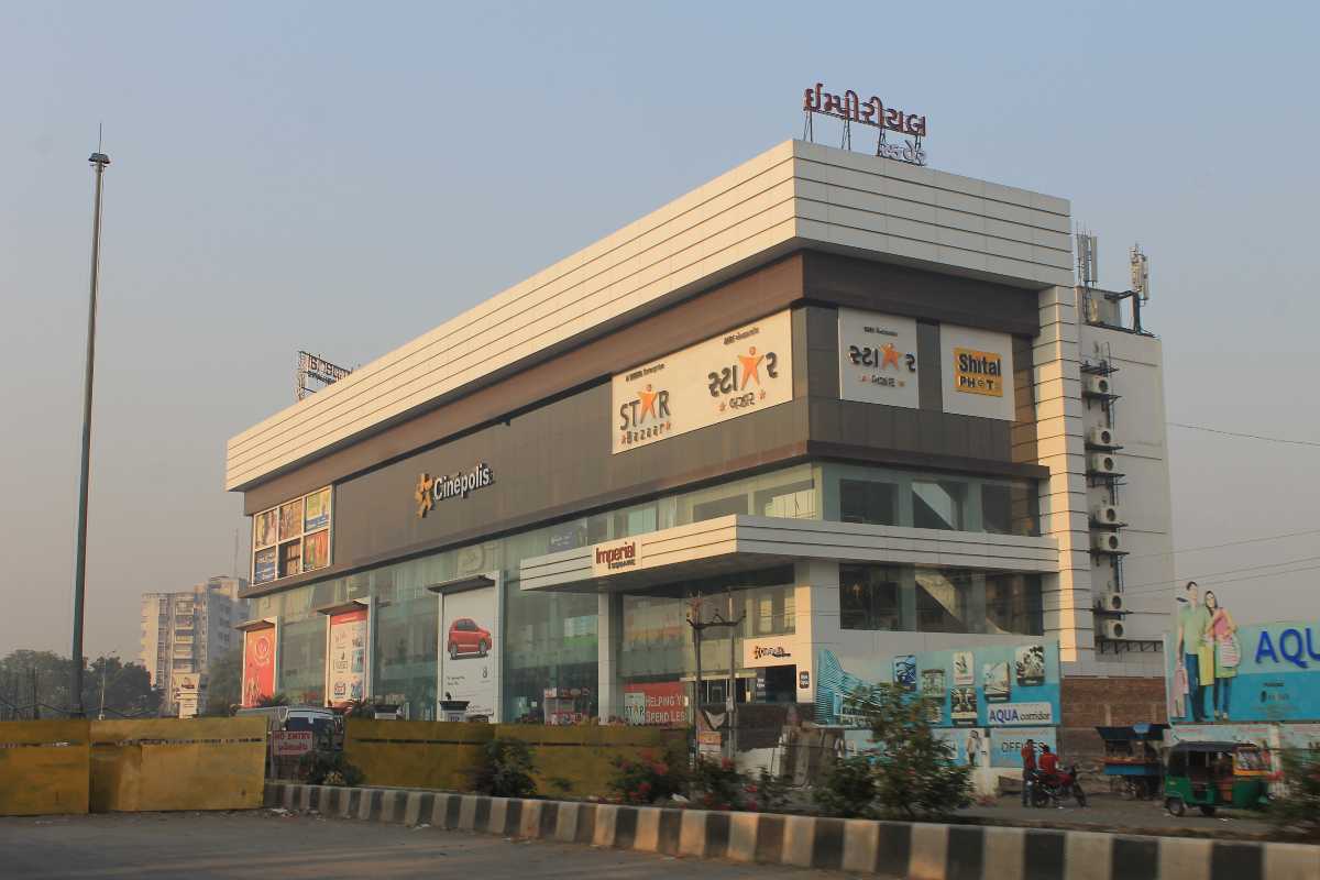 10 Malls in Surat For Shopping, Food & More in 2024