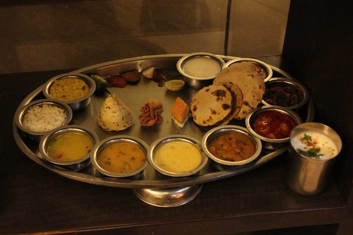21 Delightful Canteens in Mumbai Timings, Location etc