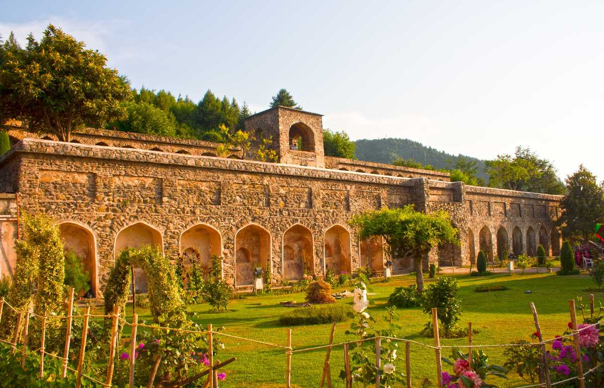 Top 10 Gardens In Kashmir Kashmir Online Blog