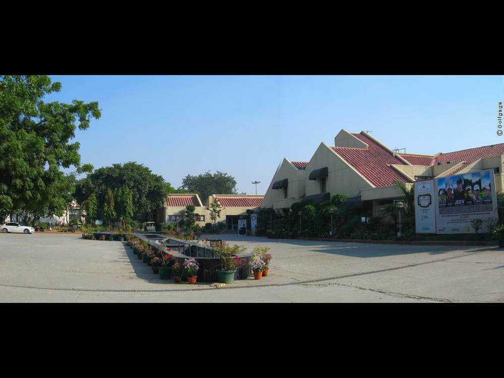 Golf course in Noida Golf course near Noida