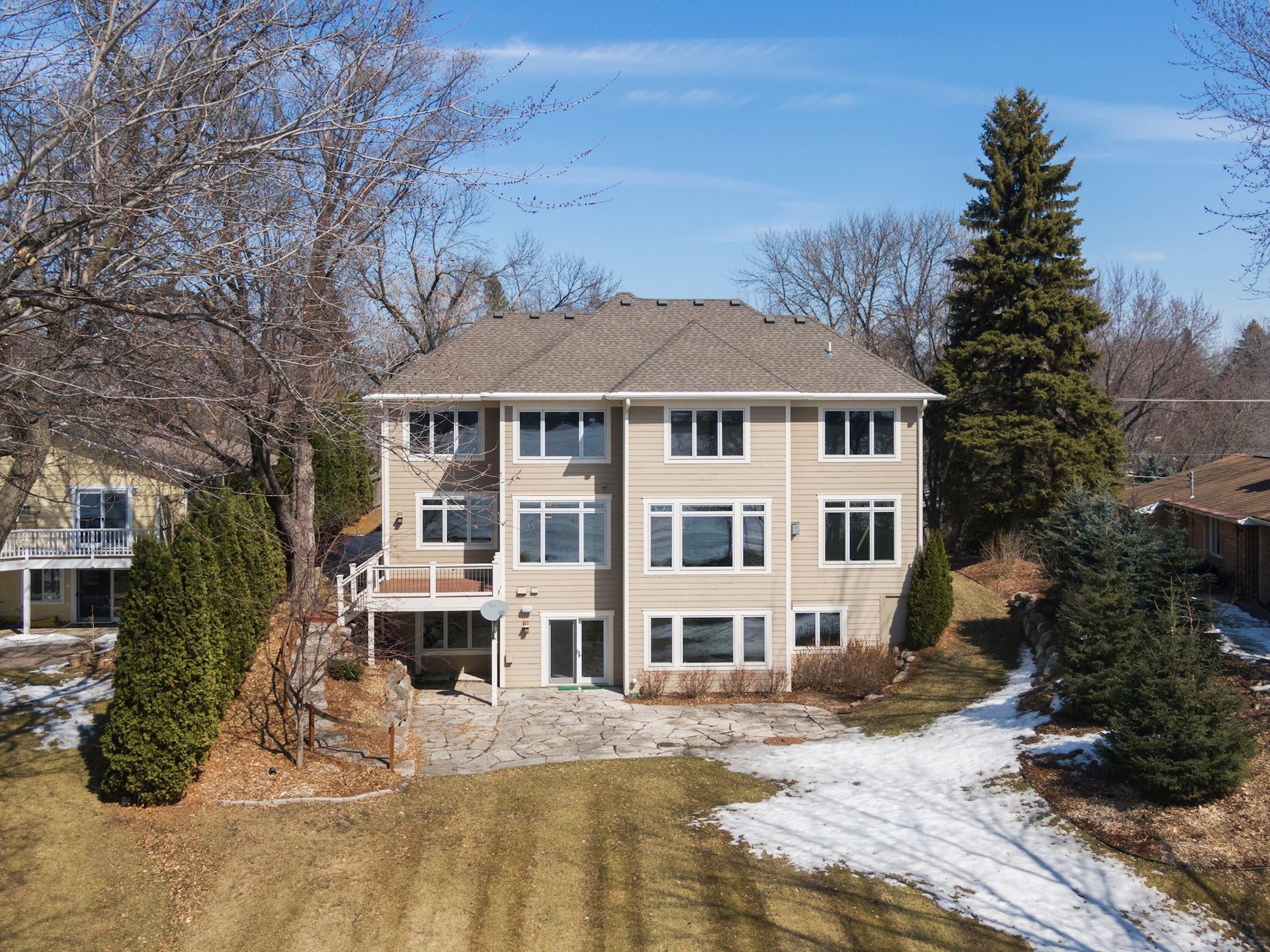 4445 North Shore Drive, Orono Property Listing