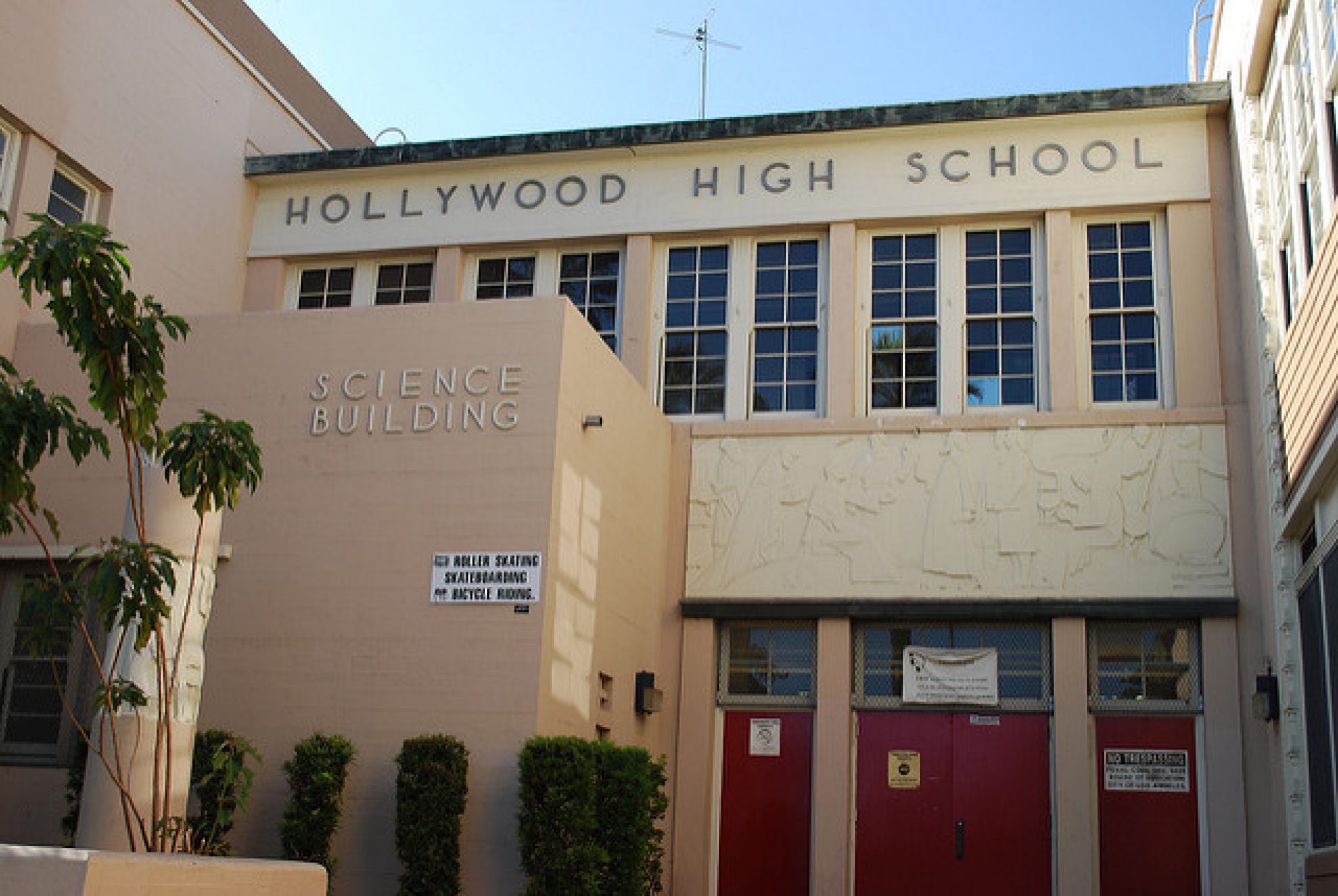 Looking for someone? Hollywood HS, Classes of 1961