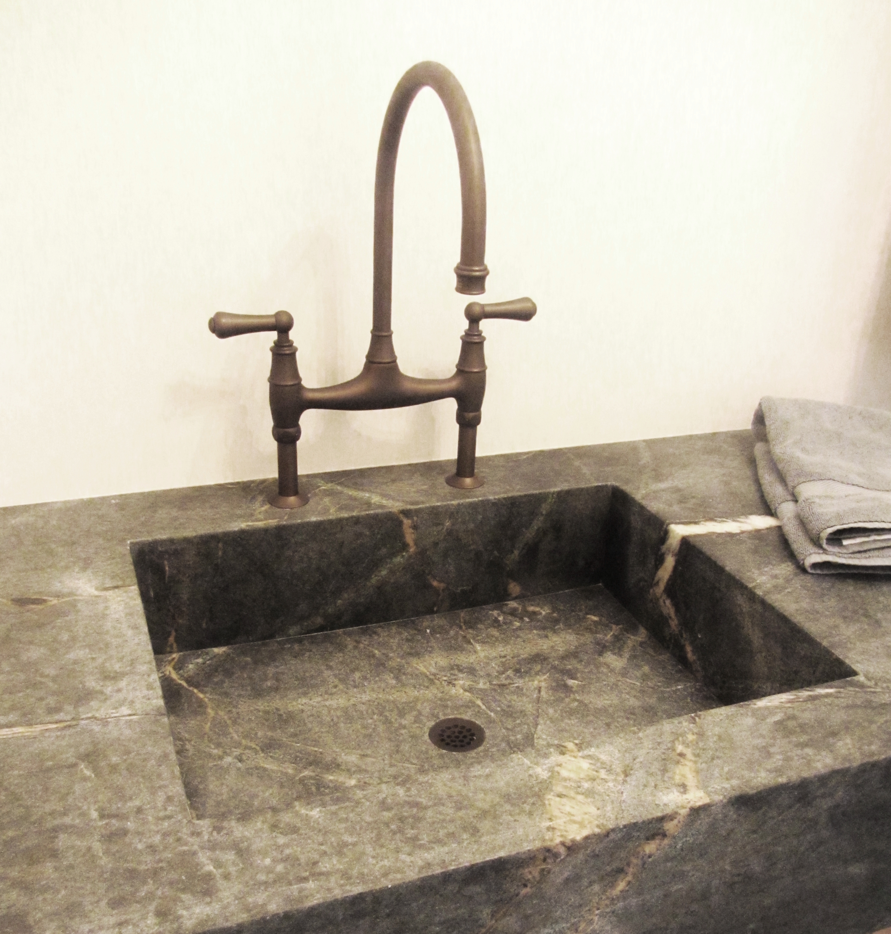 Custom Sinks Homchick Stoneworks, Inc.