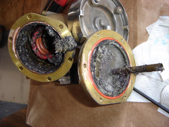 Rancilio Silvia V1 replacing boiler gasket, cleaning question