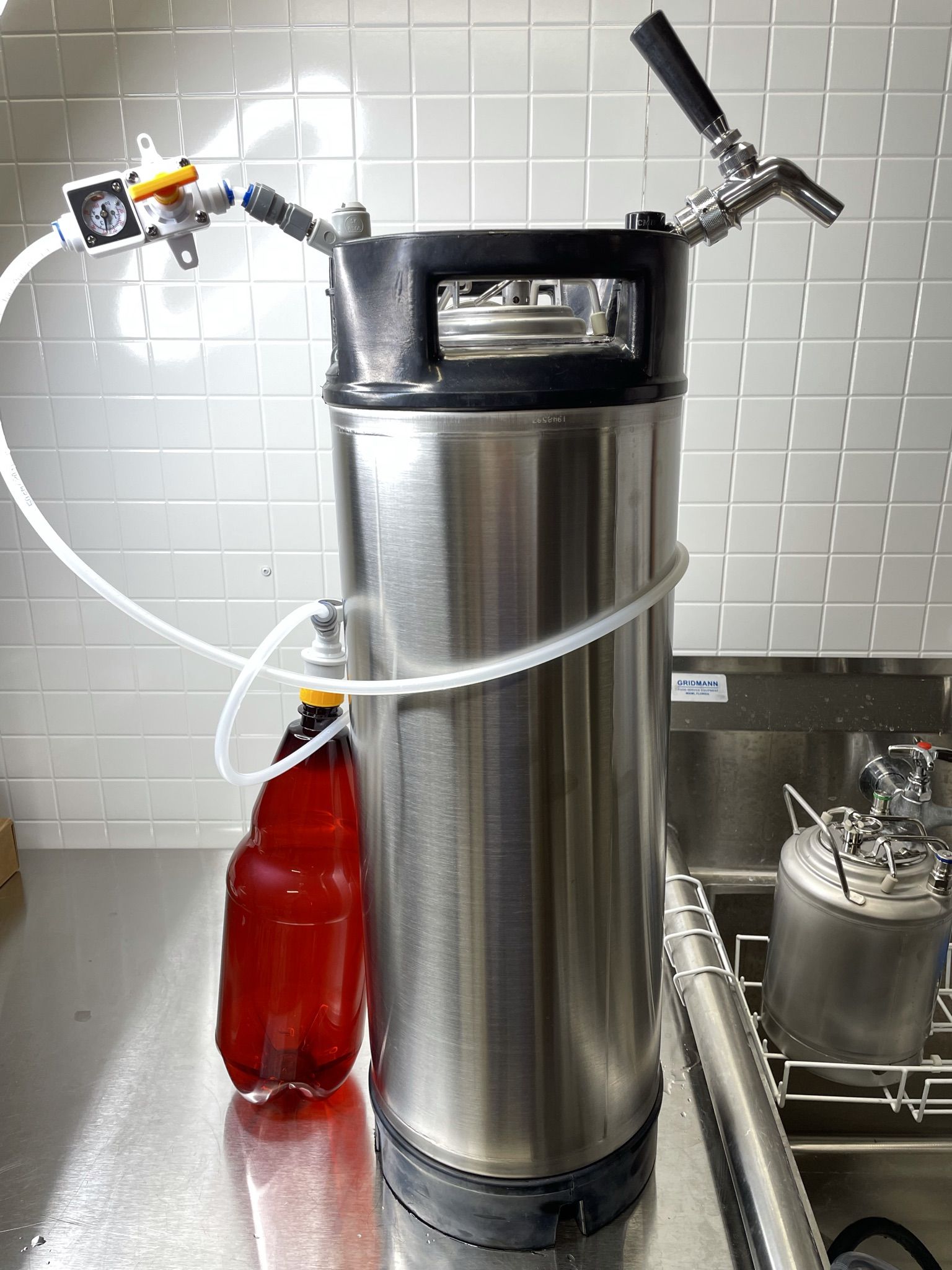 Using a Keg as a CO2 Source for Portable Serving! Homebrew Finds