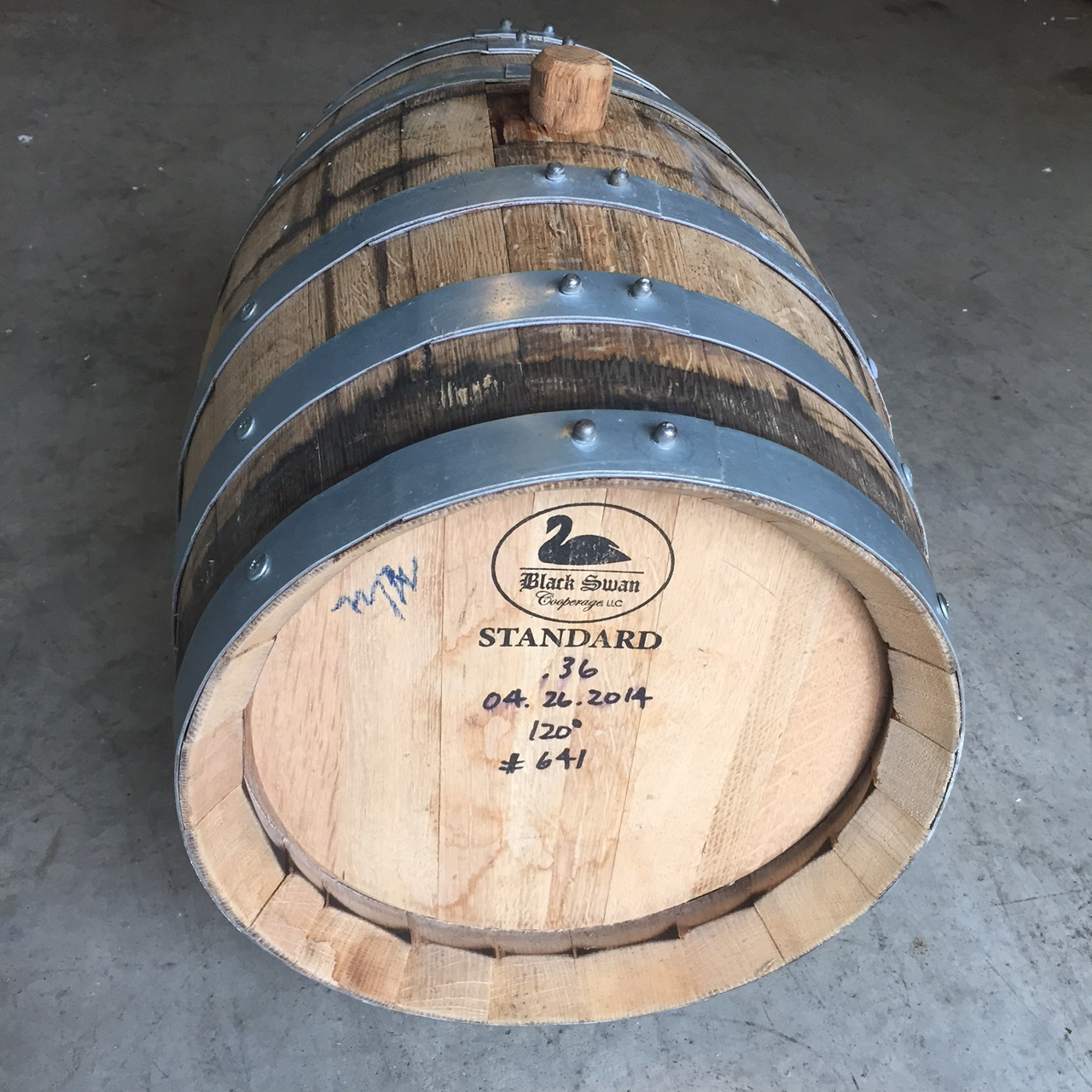 10 Gallon Refillable Bourbon Whiskey Barrel