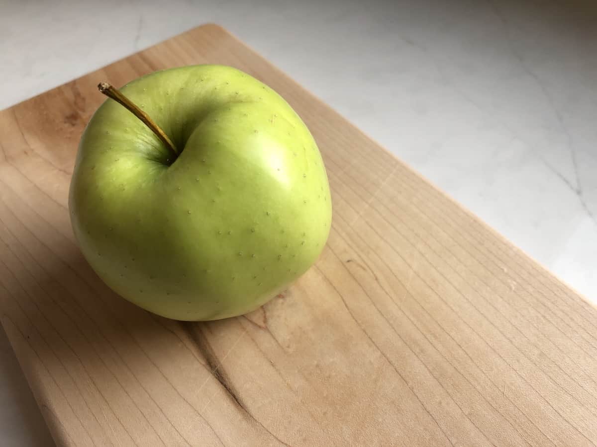 Golden Delicious apples 🍏 A true delight for your taste buds