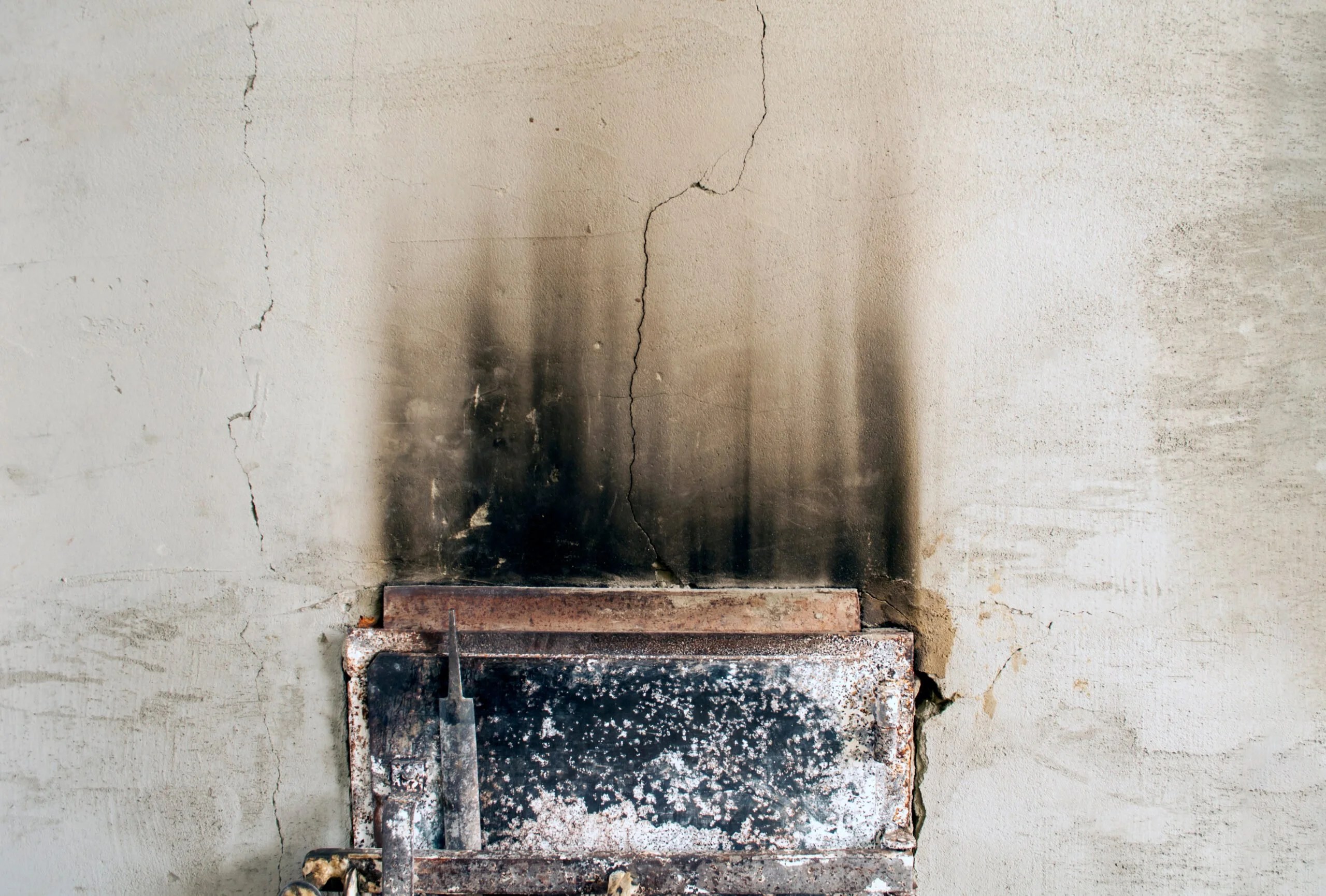 Dealing with House Fire Damage Steps & Tips