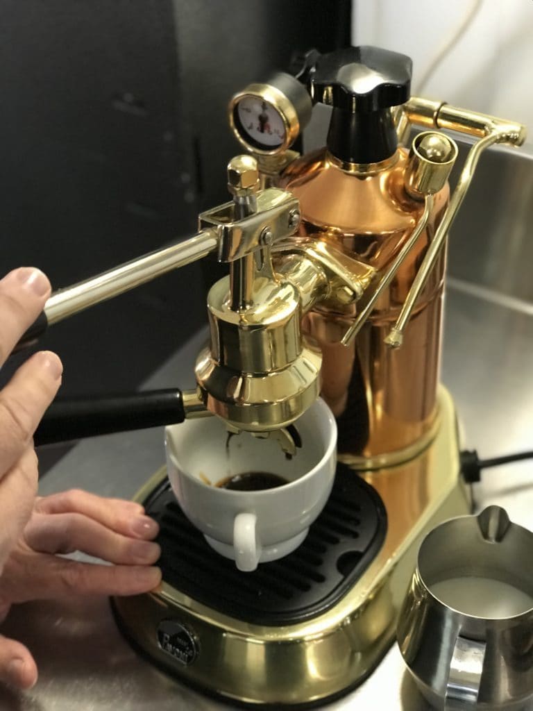 What Is A Coffee Bloom? (tips on how to do it well)