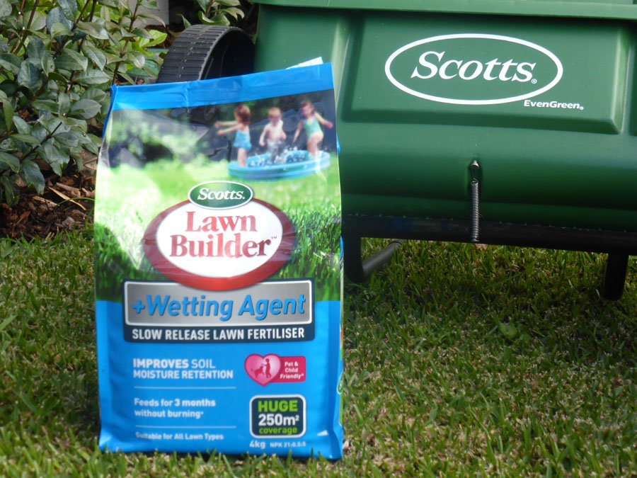 Scotts Australia Lawn Builder Wetting Agent Home In Wa