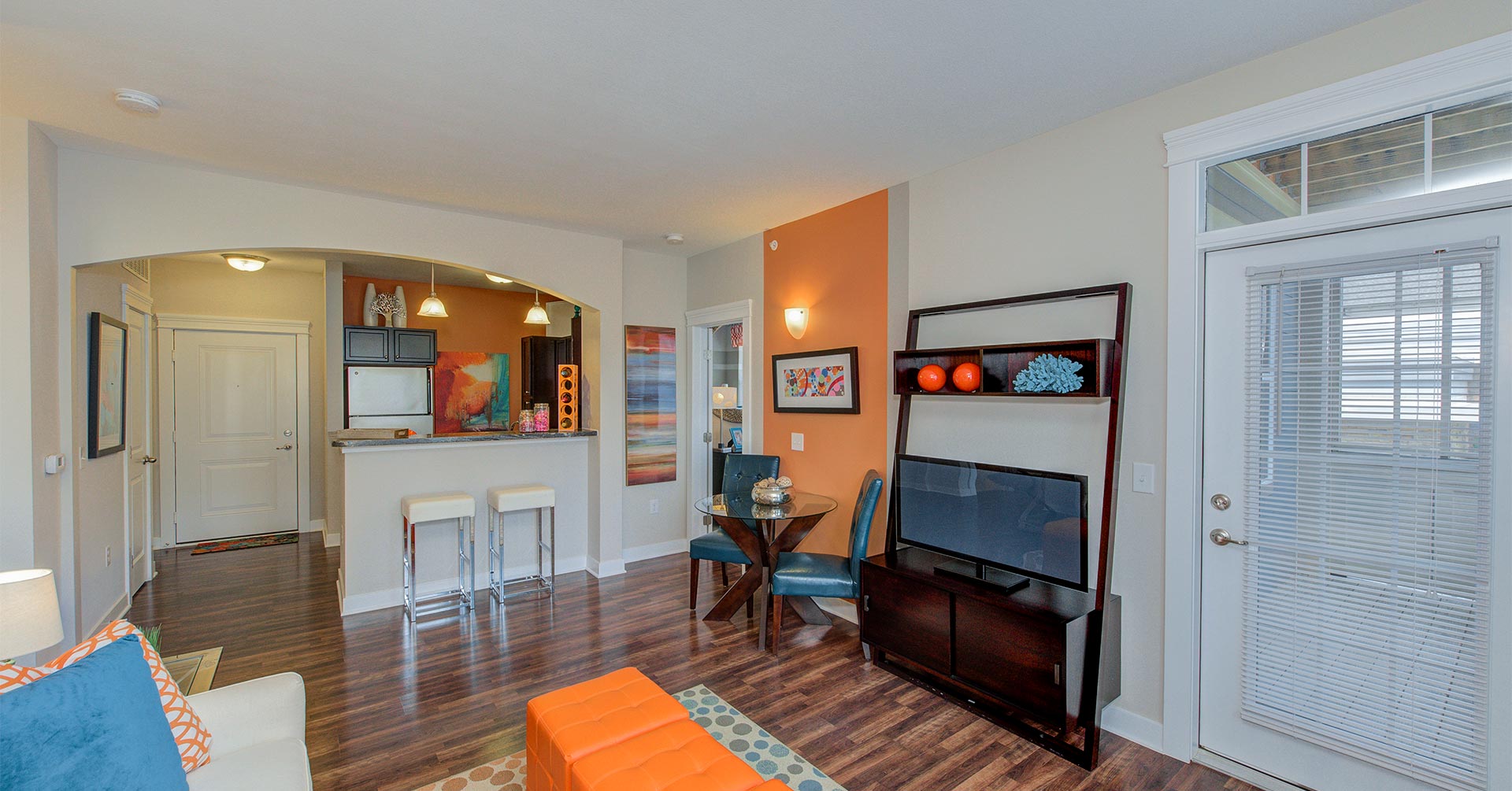 Apartment Photo Gallery One One Six Apartments