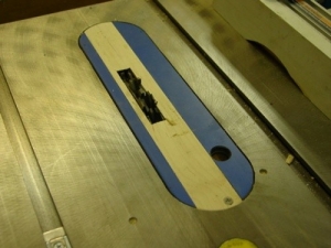 Homemade Table Saw Zero Clearance Insert - HomemadeTools.net