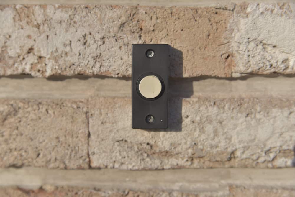 Do You Have To Turn Off The Power To Replace A Doorbell? (Guide)