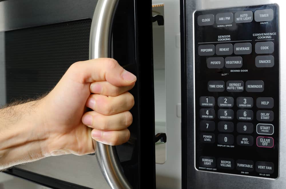 How Many Amps Does A Microwave Use? (How To Calculate)