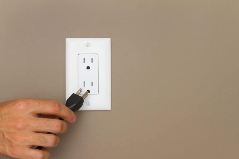 How Much Does It Cost To Ground An Outlet? (Explained)