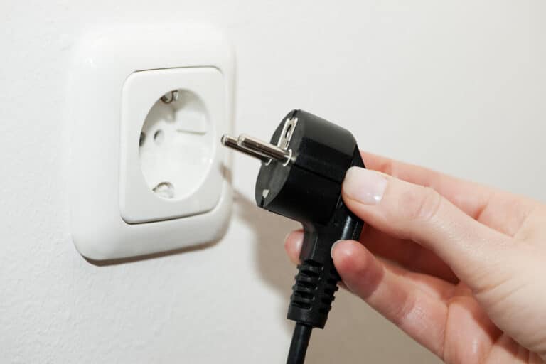How Much Does It Cost To Ground An Outlet? (Explained)