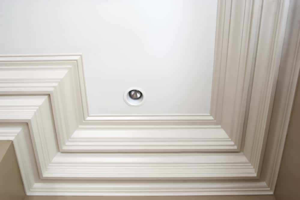 How To Remove Crown Molding (StepByStep)
