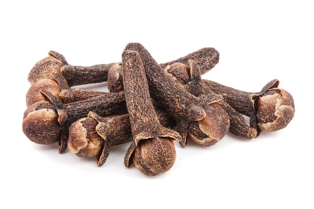 Cloves Top 9 Health Benefits And Uses