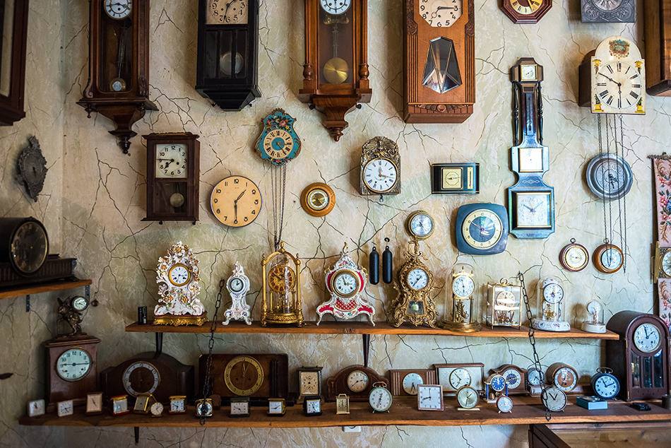 26 Common Types Of Clocks (Mechanism, Features, Popularity) with