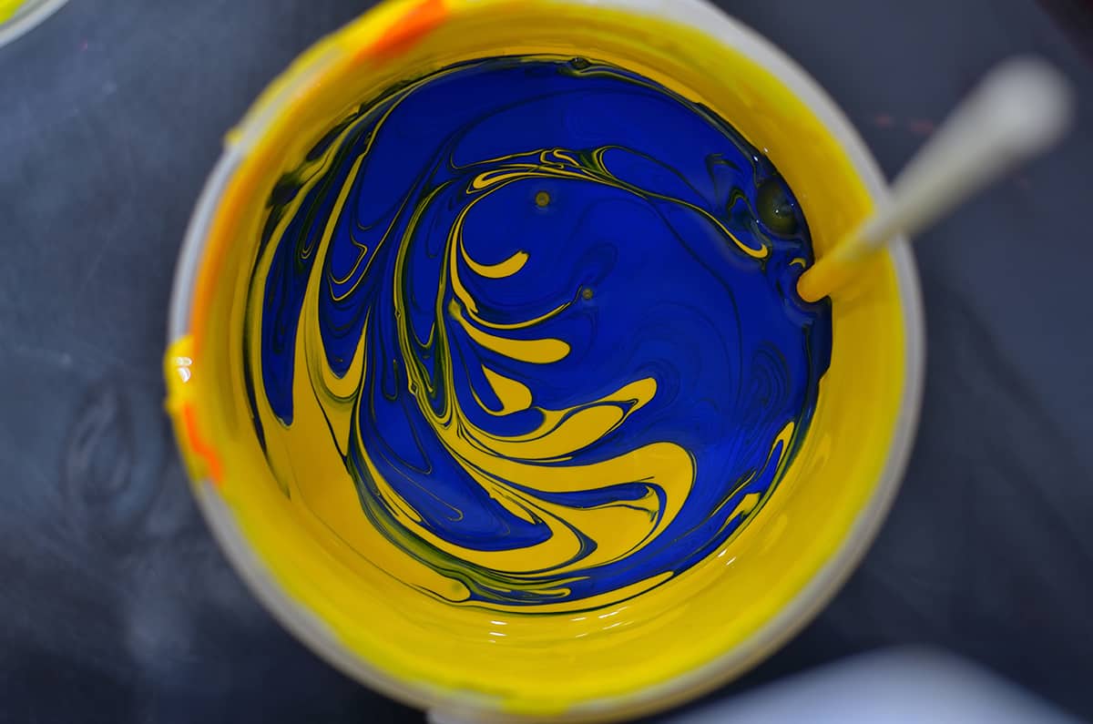 How to Use Acrylic Paint on Metal (Step by Step Guide) - Homenish