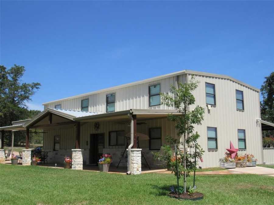 TwoStorey 2000 Sq. Ft. Single Family Barndominium (27 HQ Pictures