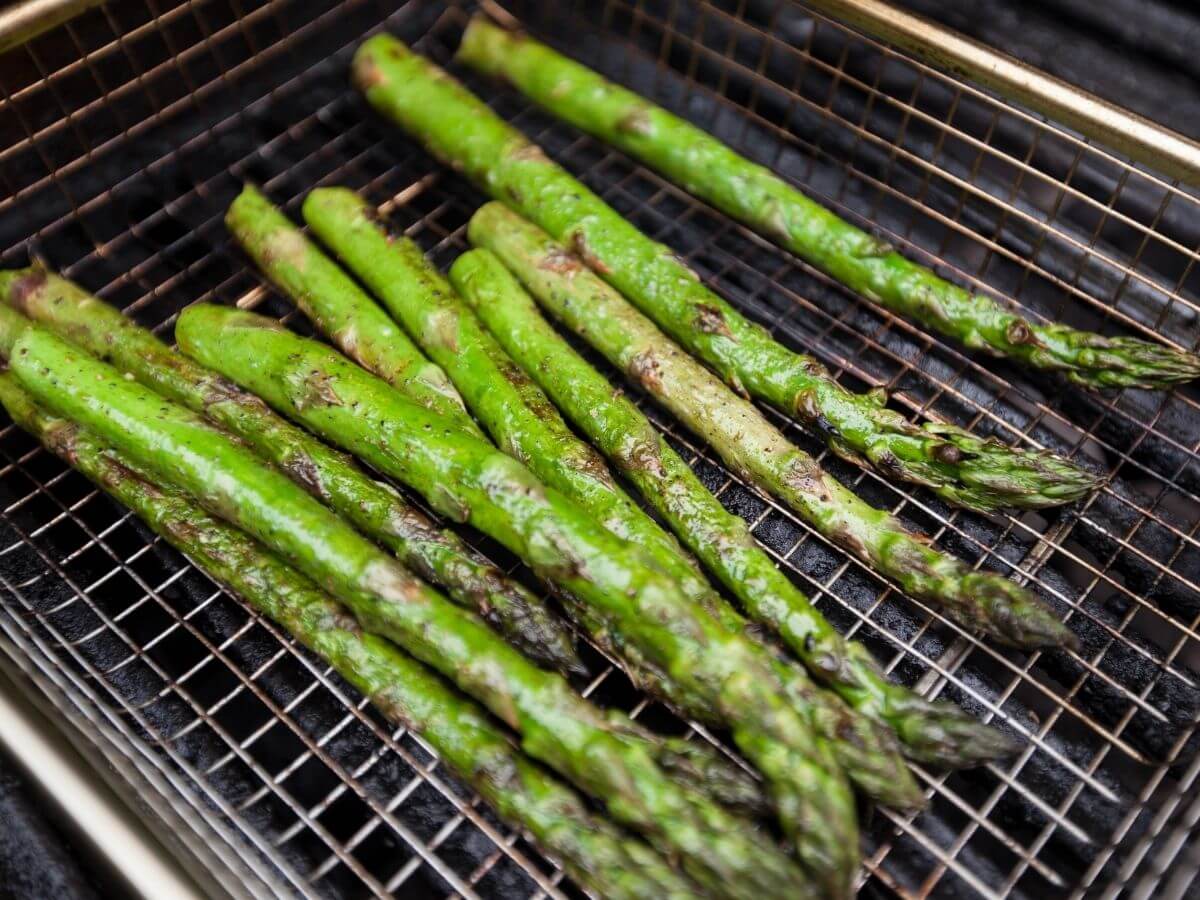 How to Make Asparagus on The Grill Homeperch