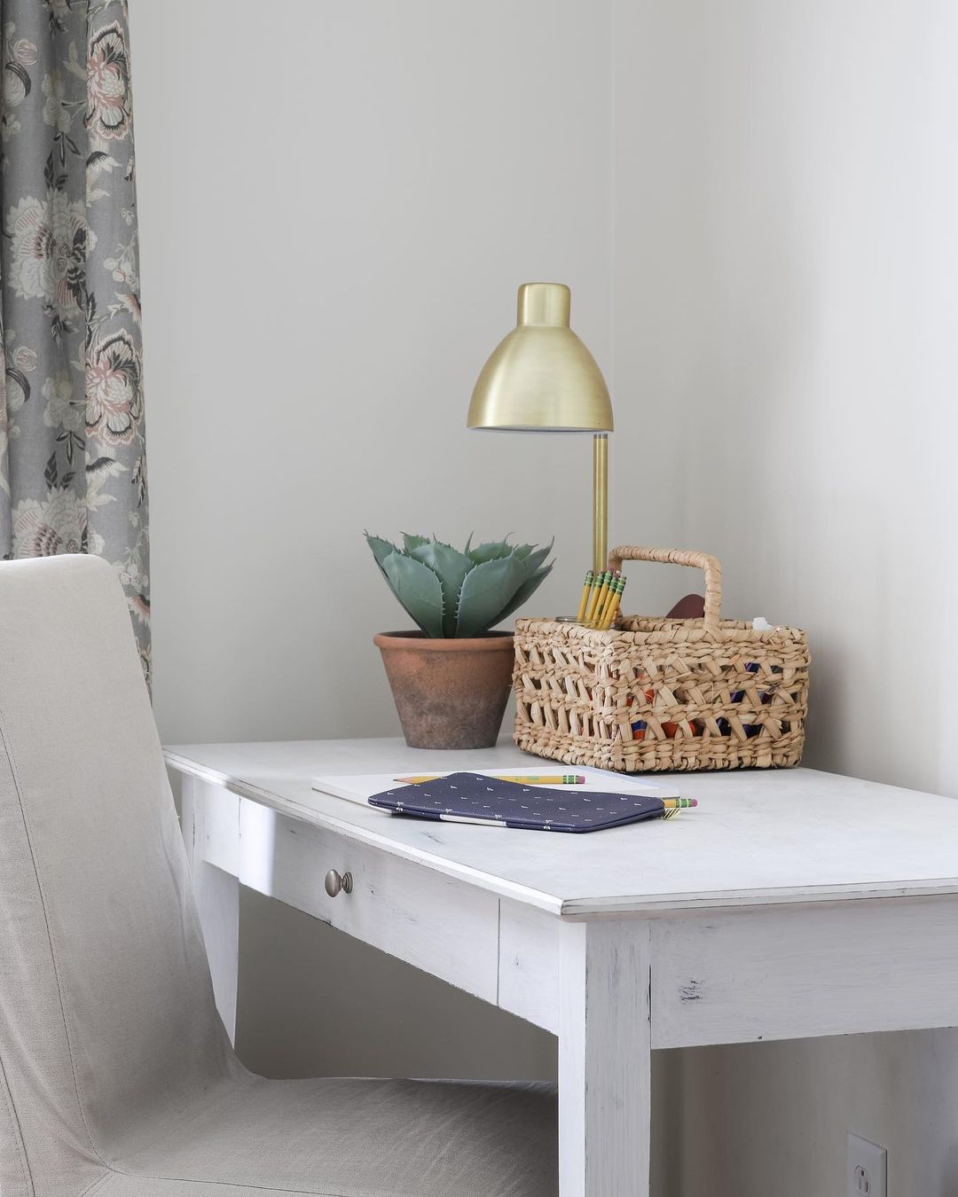 47 Work Table Ideas In Bedroom Home Soils