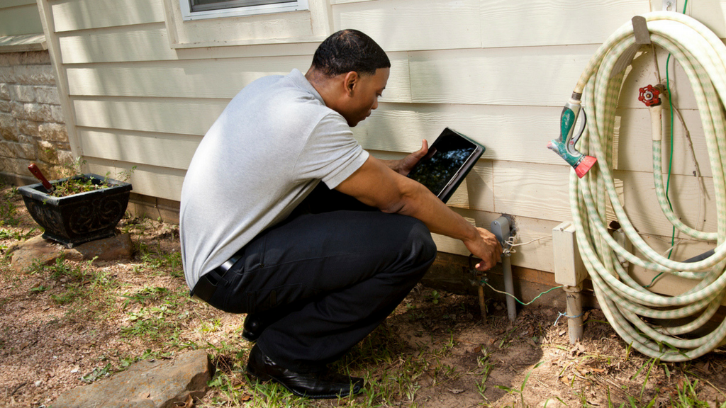How a Home Inspector Uses Technology to Break Bad News Hondros