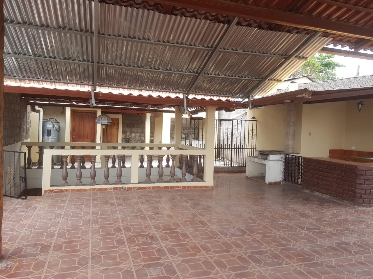 11 Rooms Hotel in the center of Copan • Honduras Real Estate