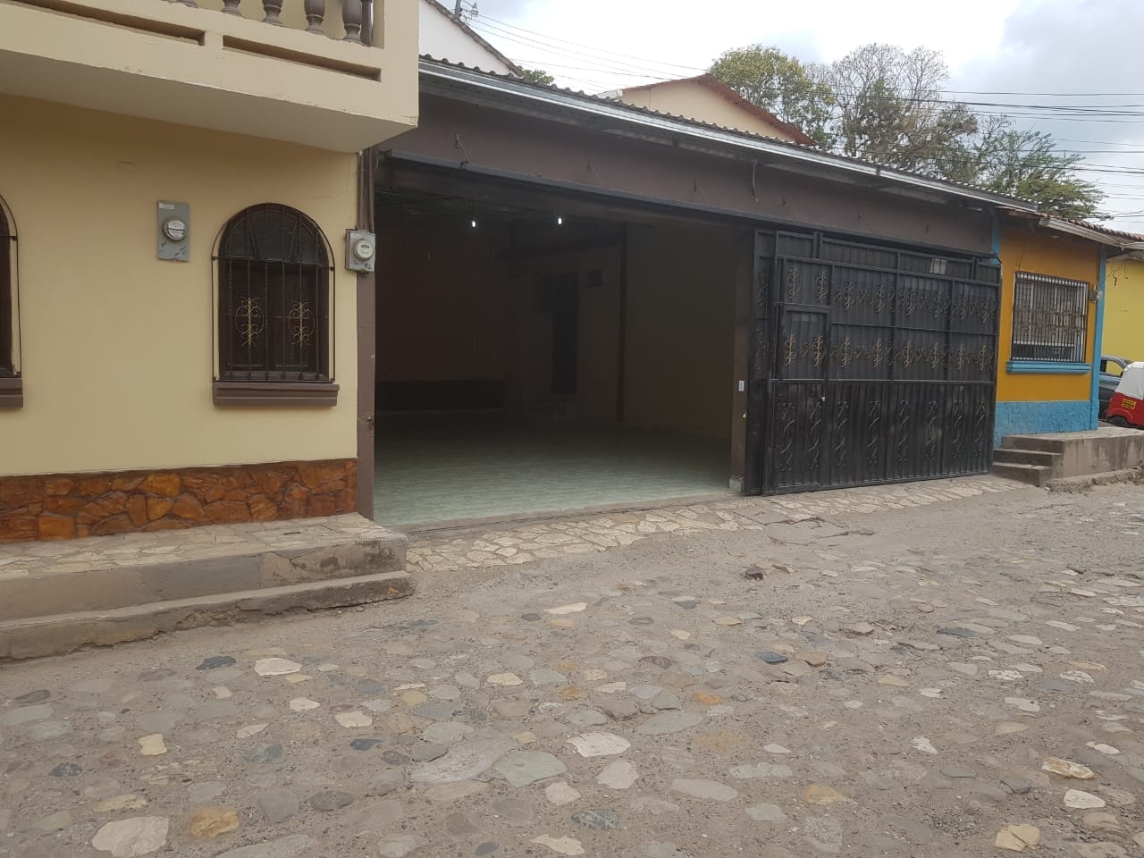11 Rooms Hotel in the center of Copan • Honduras Real Estate