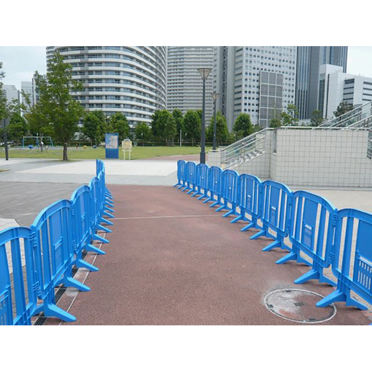 MLR Minit Plastic Crowd Control Barricades Hoover Fence Co.